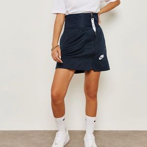 Nike NSW Streetwear High Waist Dark Obsidian Skirt
